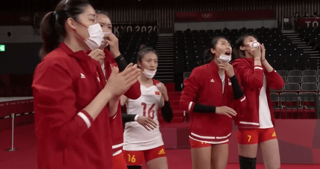 “盈”來(lái)轉(zhuǎn)運(yùn)！中國(guó)女排終于迎來(lái)首局勝利，李盈瑩立大功